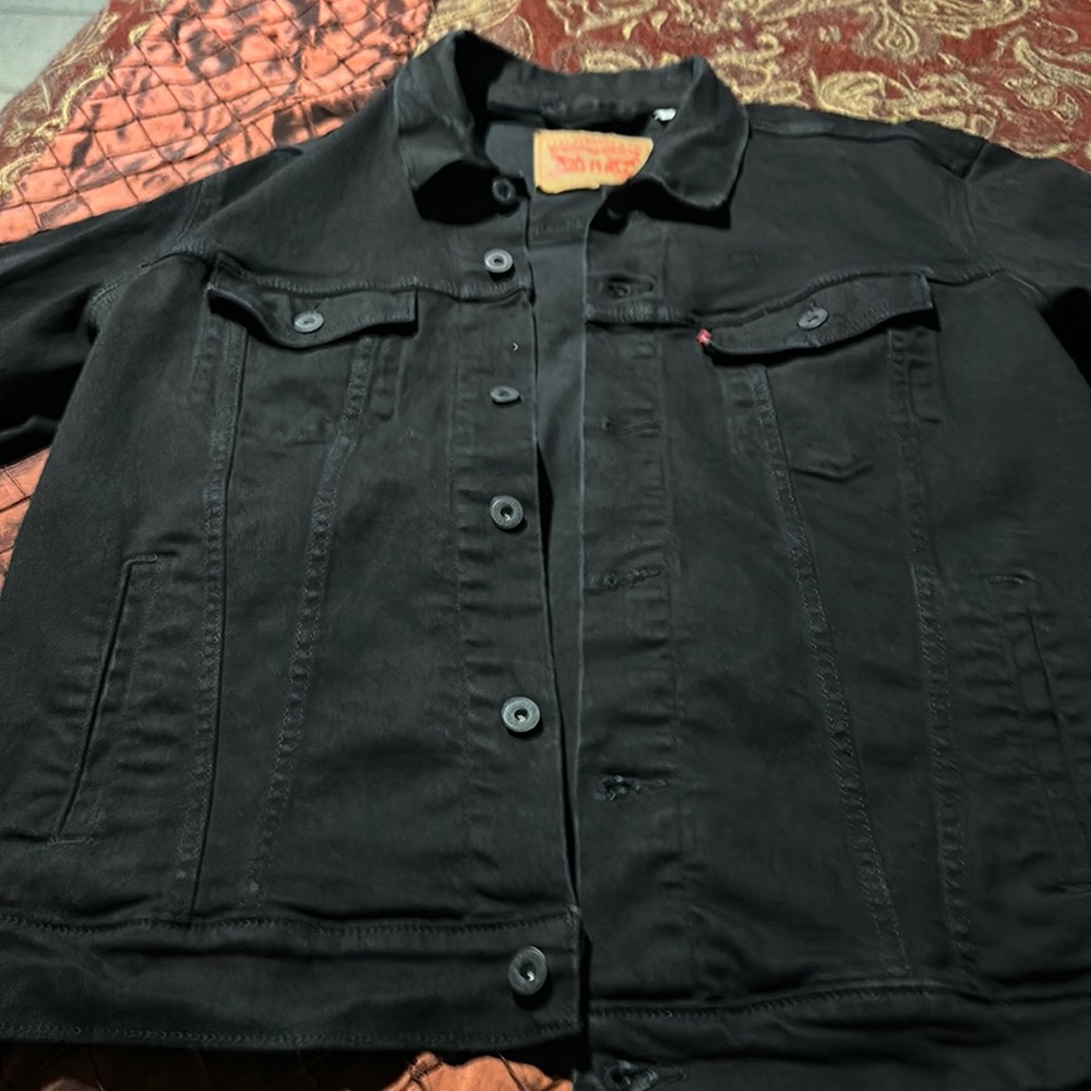 Levi’s mens truck jacket great conditions wear only ones stretch,